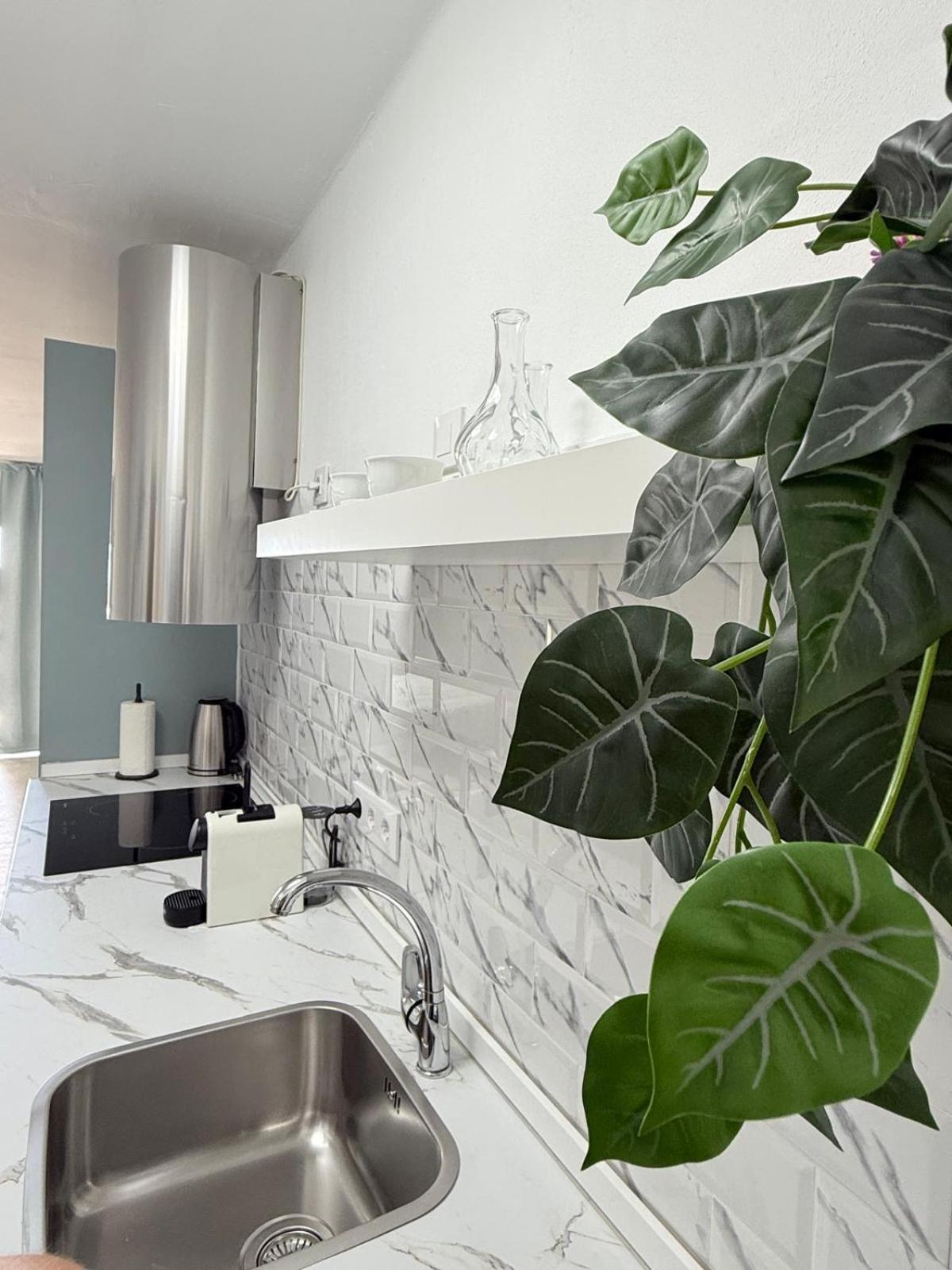 Al Sole Studios Residence Playa Roca كوستا تاغيسي المظهر الخارجي الصورة