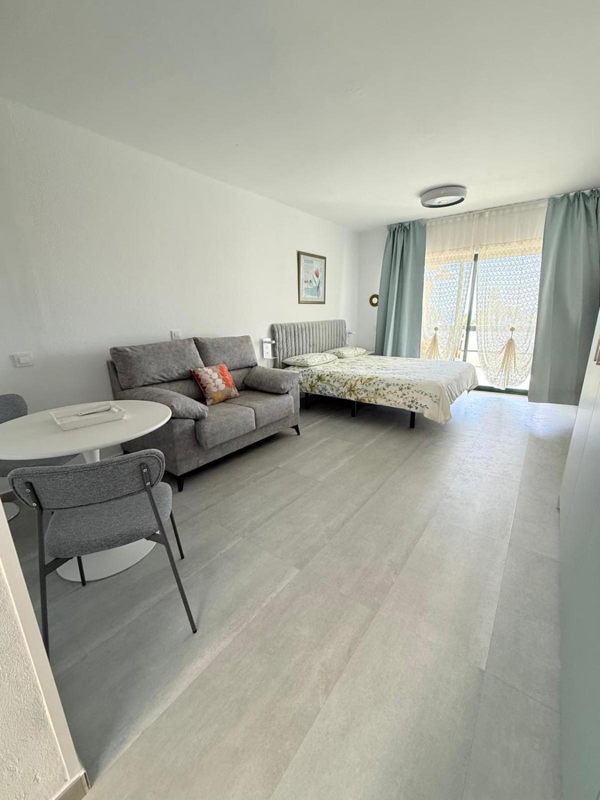 Al Sole Studios Residence Playa Roca كوستا تاغيسي المظهر الخارجي الصورة